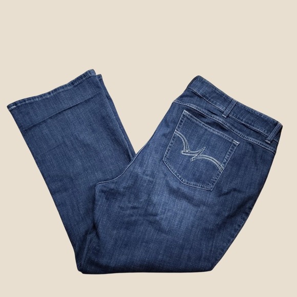 Wrangler Denim - Wrangler Essential Boot Cut Jeans Womens 26Wx30 Dark Wash Blue Stretch Denim